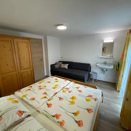 Haus Fritzenwallner 1 Apartment Wagrain